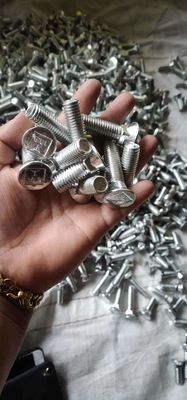 Verbessern Sie die Haltbarkeit Ihres Gebäudes mit Stahl Countersunk Square Plow Bolt DIN605